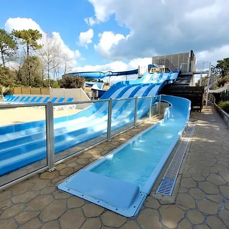 Σπίτι διακοπών Bungalow De 4 Chambres Avec Piscine Partagee Sauna Et Wifi A Jean De Monts A 3 Km De La