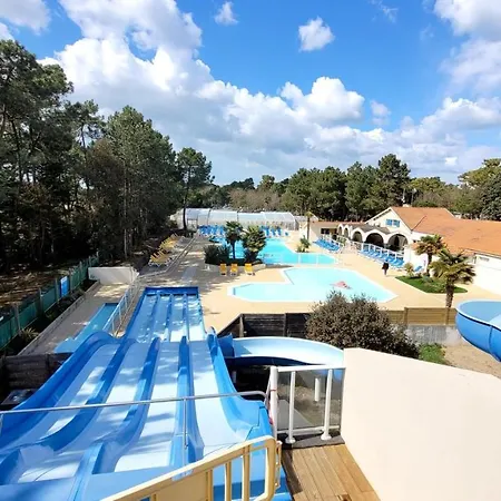 Bungalow De 4 Chambres Avec Piscine Partagee Sauna Et Wifi A Jean De Monts A 3 Km De La *
