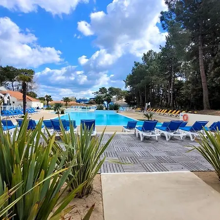 Bungalow De 4 Chambres Avec Piscine Partagee Sauna Et Wifi A Jean De Monts A 3 Km De La *