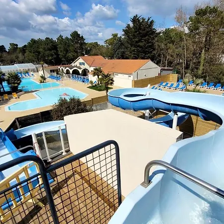 Bungalow De 4 Chambres Avec Piscine Partagee Sauna Et Wifi A Jean De Monts A 3 Km De La Σπίτι διακοπών
