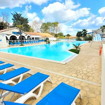 Σπίτι διακοπών Bungalow De 4 Chambres Avec Piscine Partagee Sauna Et Wifi A Jean De Monts A 3 Km De La *