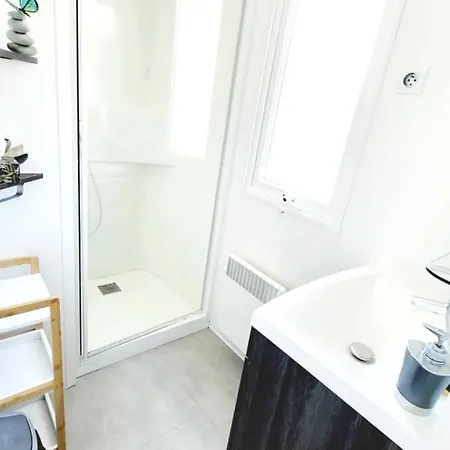 Σπίτι διακοπών Bungalow De 4 Chambres Avec Piscine Partagee Sauna Et Wifi A Jean De Monts A 3 Km De La Σαιν-Ζαν-ντε-Μον