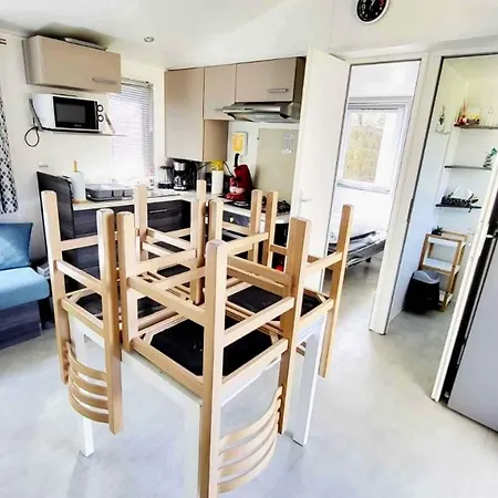 Σπίτι διακοπών Bungalow De 4 Chambres Avec Piscine Partagee Sauna Et Wifi A Jean De Monts A 3 Km De La Σαιν-Ζαν-ντε-Μον