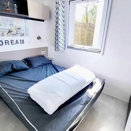 Σπίτι διακοπών Bungalow De 4 Chambres Avec Piscine Partagee Sauna Et Wifi A Jean De Monts A 3 Km De La *
