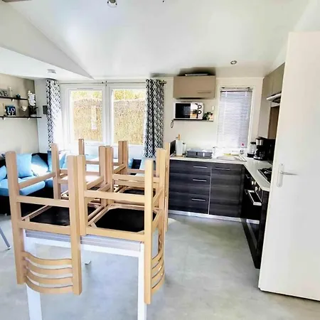 Σπίτι διακοπών Bungalow De 4 Chambres Avec Piscine Partagee Sauna Et Wifi A Jean De Monts A 3 Km De La Σαιν-Ζαν-ντε-Μον